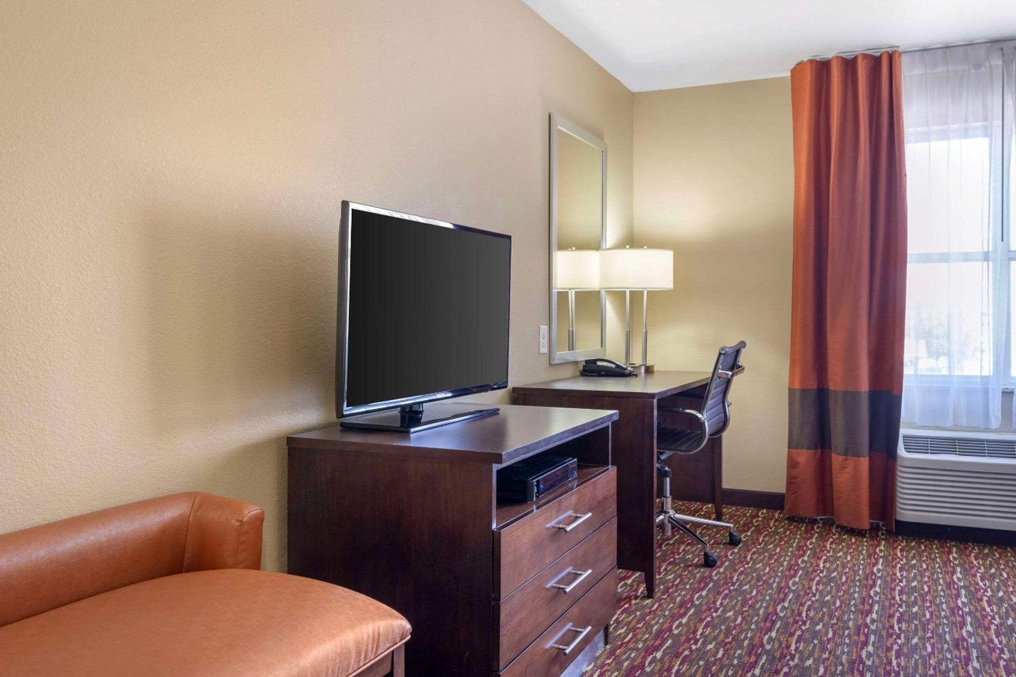 Comfort Inn & Suites Artesia Exterior photo