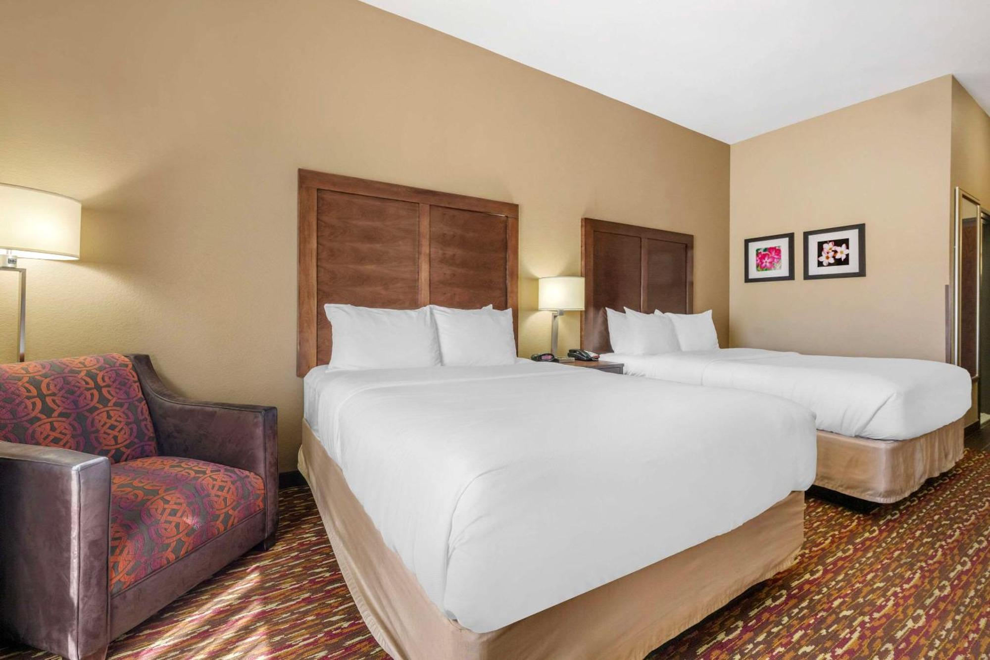Comfort Inn & Suites Artesia Exterior photo